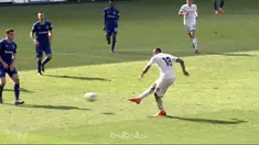 Swansea nyaris kalah oleh tim tamu Everton saat laga imbang Sabtu (14/4). Di babak pertama pertandingan berlangsung cukup alot nam...