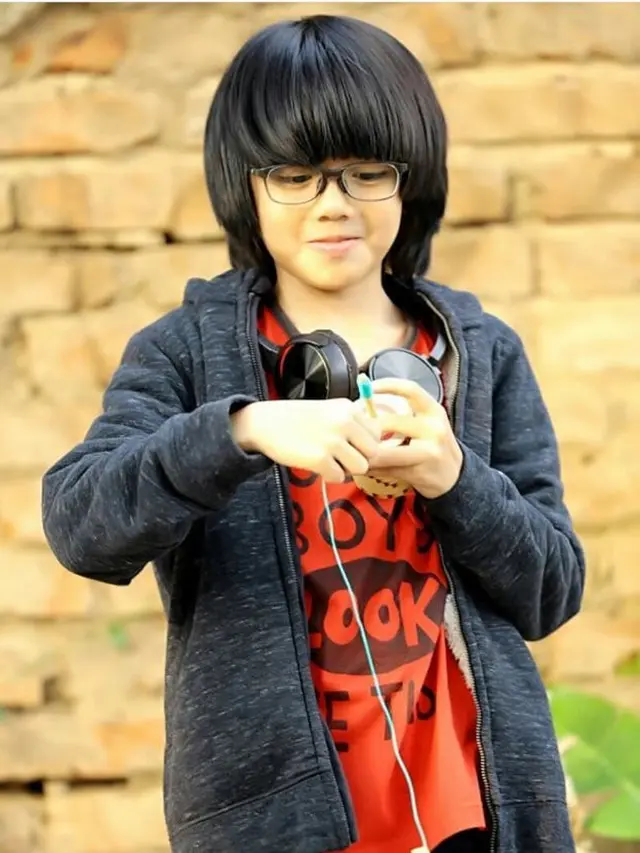Potret Quentin anak Epy Kusnandar. (Sumber: Instagram/@karinaranau9)