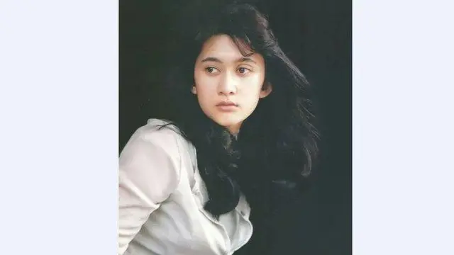 6 Foto Lawas Nafa Urbach saat Remaja, Kini Masih Cocok Pakai Seragam SMA