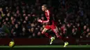 Hugo Ekitike menjadi pemain yang tampil menawan pada laga tersebut. Ia menjadi keran gol The Reds sekaligus mencatatkan assist untuk gol Alexis Mac Allister pada menit ke-43. (AFP/Paul Ellis)