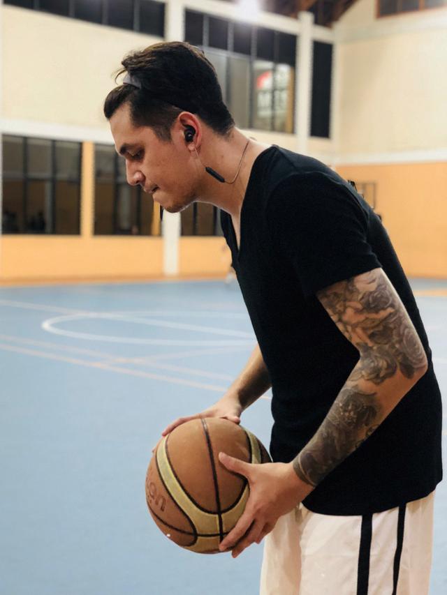 Punya Tato Besar di Lengan, Ini 6 Potret Kevin Julio yang Makin Macho