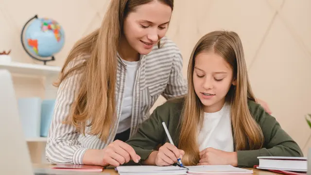 4 Tips Menjadi Murid Teladan Meski Nilai Akademik Pas-Pasan, Sudah Mencobanya?