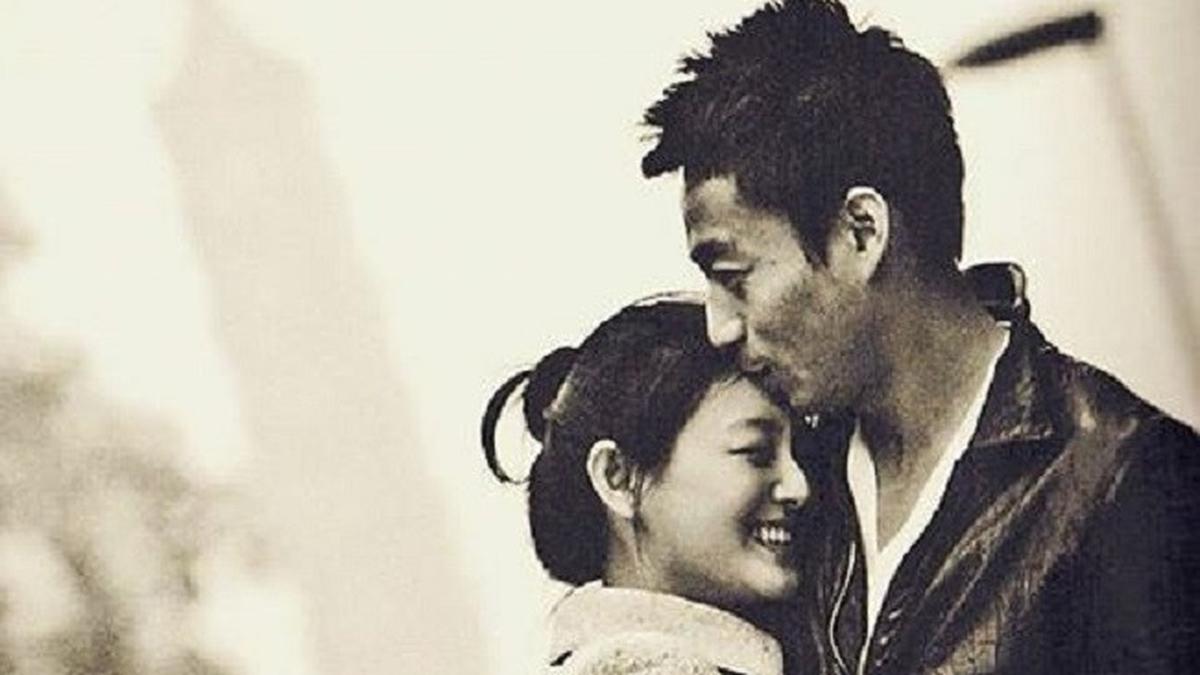 Profil Wang Xiaofei Mantan Suami Barbie Hsu, Alami Duka Mendalam