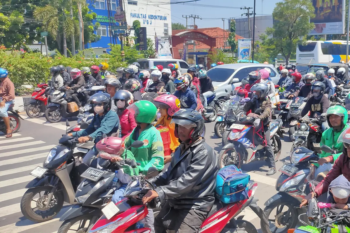 19 Ribu Kendaraan Melintasi Pantura Cirebon Pada H-2 Arus Mudik Lebaran 2024