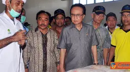 Citizen6, Karawang: Pengembangan pabrik pakan ikan merupakan langkah pemerintah dalam menyangga mata rantai produksi perikanan budidaya. (Pengirim: Efrimal Bahri)
