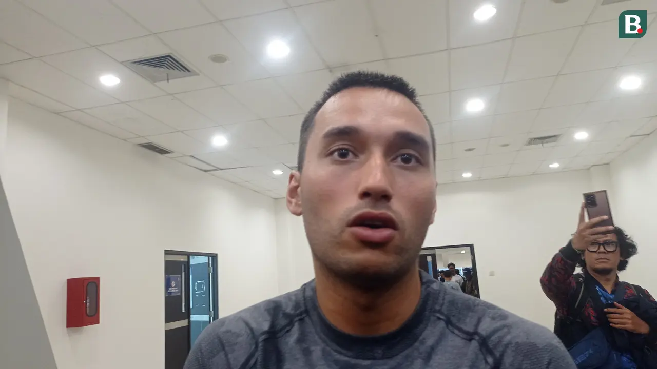 Ezra Walian