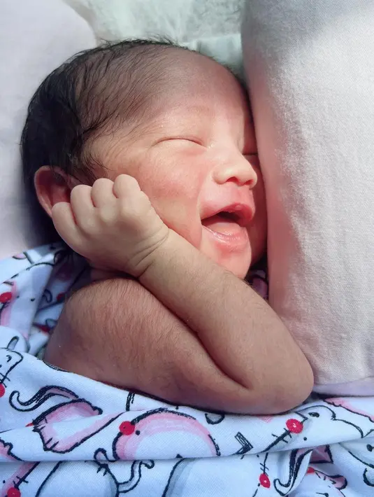 [Instagram/bellashofie_rigan]