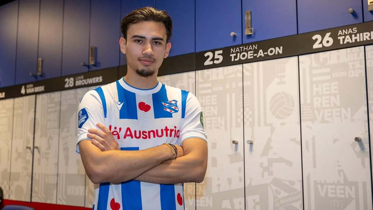 Calon pemain naturalisasi Timnas Indonesia, Nathan Tjoe-A-On, dipinjamkan Swansea City ke SC Heerenveen.