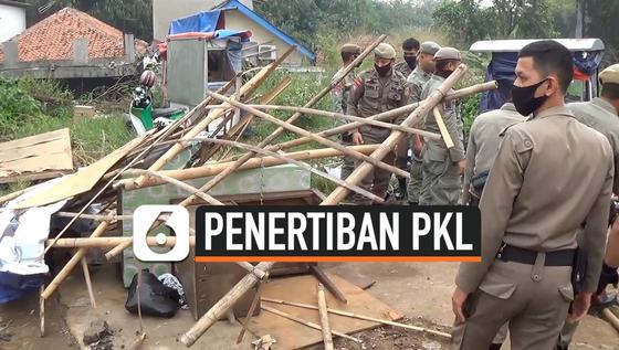 VIDEO:  Sterilisasi Trotoar, PKL Sepanjang Jalan Jakarta-Bogor Ditertibkan