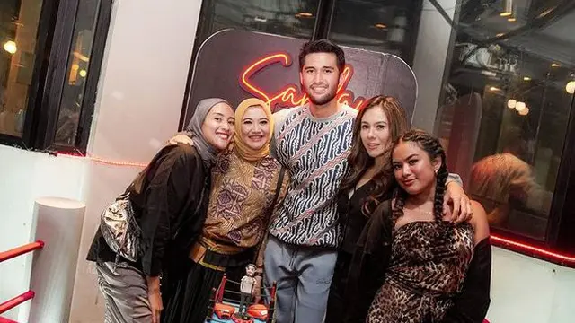 7 Potret Ulang Tahun Sabda Ahessa, Wulan Guritno Ketemu Calon Mertua