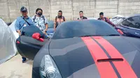 Tesla, Ferrari hingga Jam Tangan Miliaran Rupiah Milik Indra Kenz Diserahkan ke Kejari Tangsel