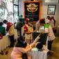 HDCI Surabaya menggelar sunatan massal gratis menyambut Hari Pahlawan. (Dian Kurniawan/Liputan6.com)