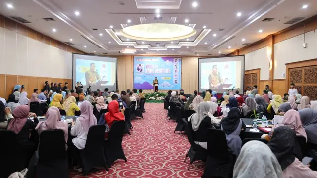 Kepala Badan Pengawas Obat dan Makanan (BPOM) Taruna Ikrar dalam Seminar AMR Warrior Campaign di Padang, Sumatra Barat pada Sabtu, 7 Februari 206 bahas konsumsi antibiotik yang rasional. (Dok BPOM)