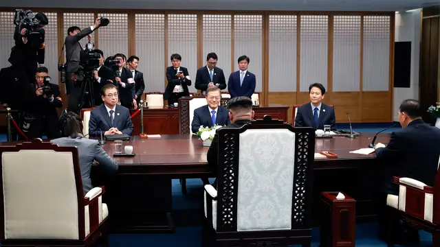 Suasana Hangat Pertemuan Kim Jong-un dan Moon Jae-in di Peace House