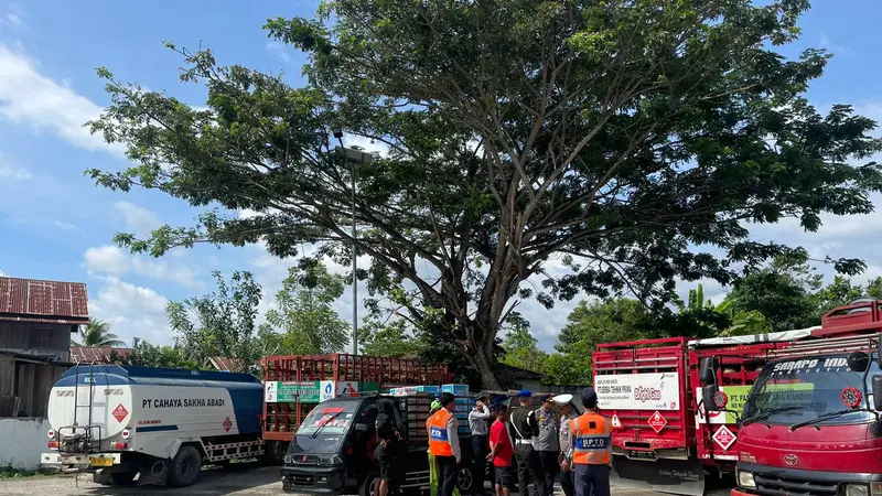 Kegiatan pengawasan dan penegakkan hukum terhadap kendaraan angkutan barang oleh Kementerian Perhubungan.(Dok Kemenhub)