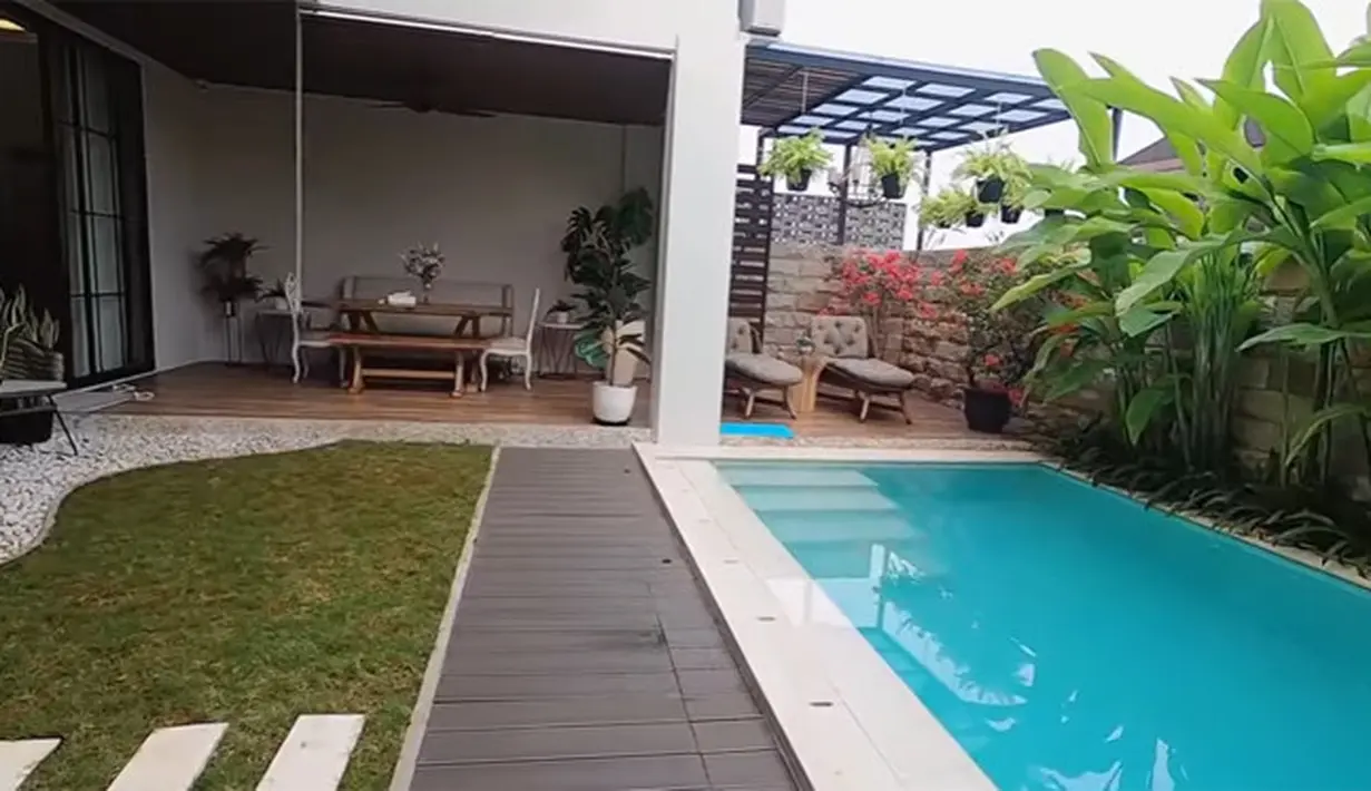 Rumah baru Syahnaz Sadiqah dan Jeje Govinda (Youtube/ Jeje & Nanas Channel)
