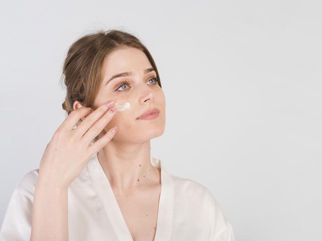 Bahaya Ini 4 Efek Samping Pemakaian Krim Pemutih Wajah Yang Perlu Kamu Tahu Beauty Fimela Com
