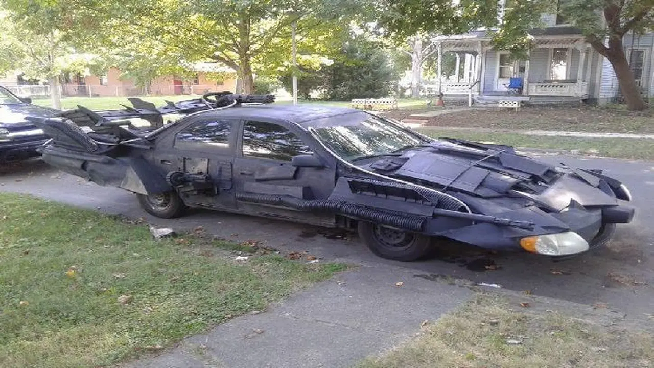 Toyota Camry Batmobile (Foto: Reddit)