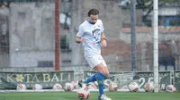 Gelandang naturalisasi Persib Bandung Marc Klok memulai latihan pertamanya di Lapangan Mini Soccer Republic Pasteur, Jumat (2/7/2021). (Foto: MO Persib)