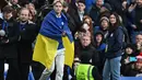 Mykhailo Mudryk berjalan pada paruh waktu pertandingan Liga Inggris Chelsea dan Crystal Palace di Stamford Bridge di London, Minggu 15 Januari 2023. Pesepak bola kelahiran 5 Januari 2001 bergabung ke akademi Shakhtar Donetsk pada tahun 2016 and melakoni debut di tim senior pada musim 2021/22. (Photo by Ben Stansall / AFP)