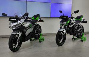 Kawasaki Ninja e-1 dan Z e-1 menjadi produk motor listrik pertama Kawasaki Indonesia. (Septian/Liputan6.com)