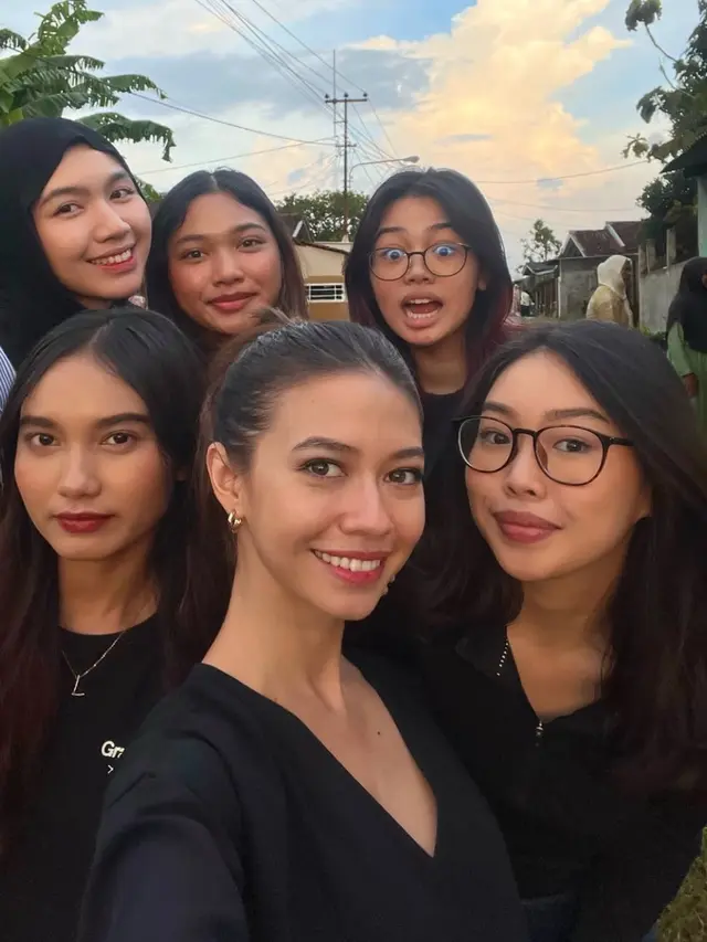 Yuki Kato saat Lebaran di Kampung Halaman bersama saudaranya. [@yukikt]