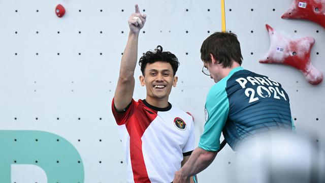 Veddriq Leonardo Bikin Lagu Indonesia Raya Berkumandang di Olimpiade Paris 2024