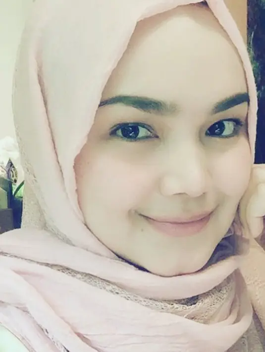 Selain kebahagiaan yang dirasakan Siti Nurhaliza dan Datuk Seri Khalid saat ini, rasa syukur nampaknya tak henti mereka panjatkan. Pasalnya, memang bukan hal yang mudah bagi pasangan ini untuk mendapatkan seorang momongan.  (Instagram/cdtk)