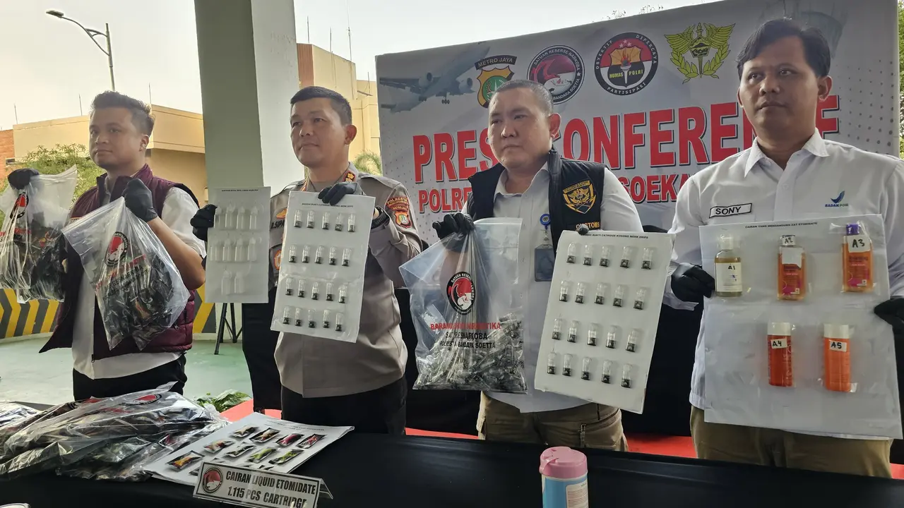 Polres Bandara Soekarno-Hatta bersama Bea Cukai menggagalkan upaya penyelundupan cairan yang mengandung etomidate, yaitu zat anestesi, melalui Terminal 3 Bandara Soetta.
