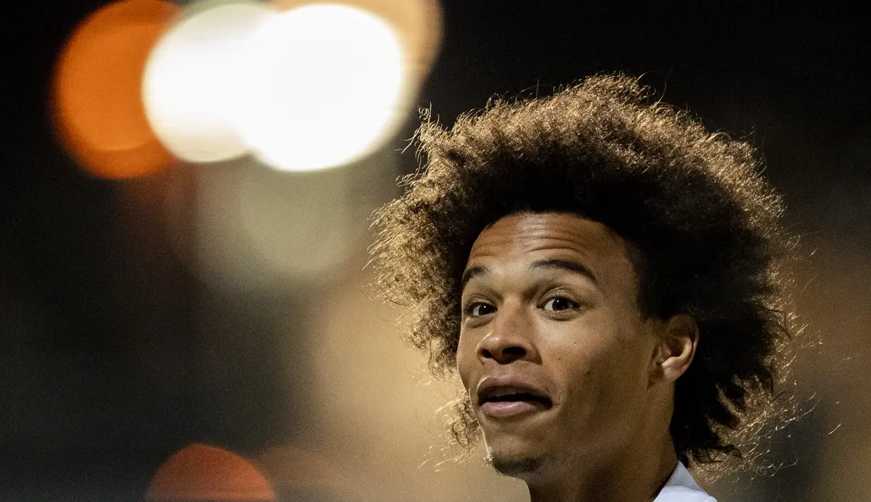 Gelandang Manchester City, Leroy Sane kembali dipanggil ke skuad Jerman usai tidak dipanggil di pegelaran Piala Dunia 2018. (AFP/Robert Michael)