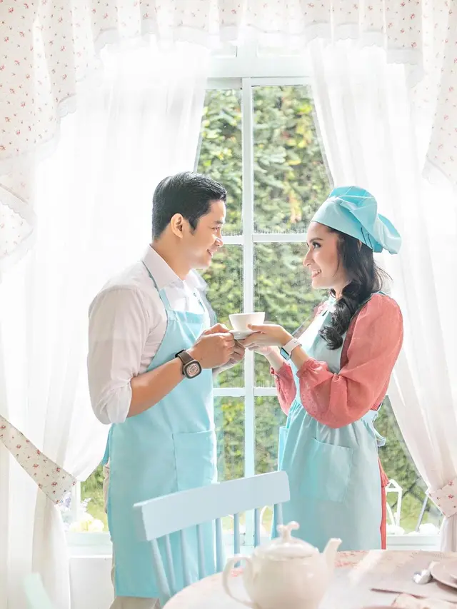Dikabarkan Resmi Menikah, Ini 6 Potret Prewedding Adly Fairuz dan Angbeen Rishi