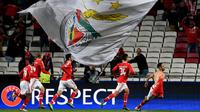Striker Benfica, Jonas (kanan), merayakan gol ke gawang Zenit St Petersburg pada leg pertama babak 16 besar Liga Champions di Da Luz, Lisbon, Rabu (17/2/2016) dini hari WIB. (AFP/Francisco Leong)