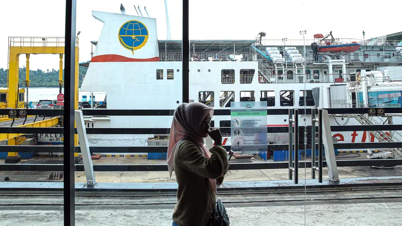 PT ASDP Indonesia Ferry (Persero) Cabang Utama Merak menyebut, ada sebanyak 42.802 orang menyeberang dari Pulau Jawa menuju Pulau Sumatera melalui Pelabuhan Merak, Banten pada Sabtu 13 April 2024 atau H+3 Lebaran.