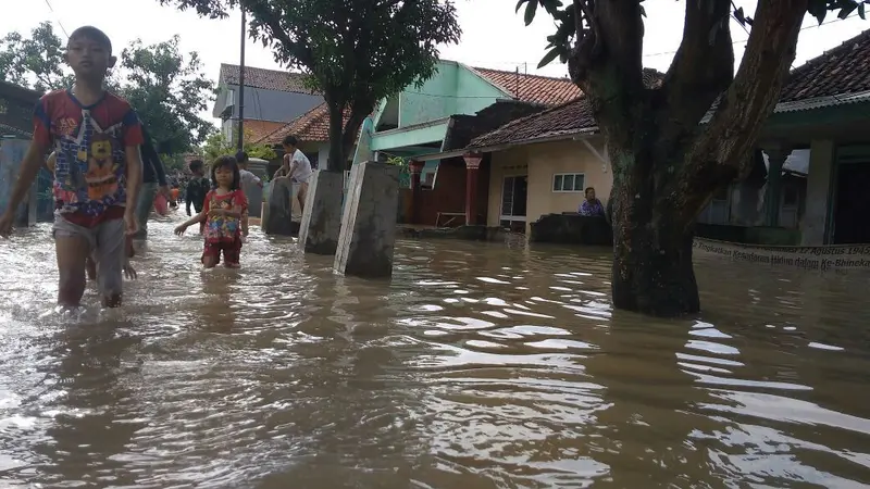 Banjir Hingga Longsor Landa Kawasan Timur Cirebon dan Majalengka