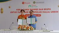 Direktur Eksekutif Shopee Indonesia Handhika Jahja bersama Kepala BPJPH Muhammad Aqil Irham dalam konferensi pers Wajib Halal Oktober 2024, Jakarta, Rabu (3/4/2024). (Ayu/Merdeka.com)&nbsp;