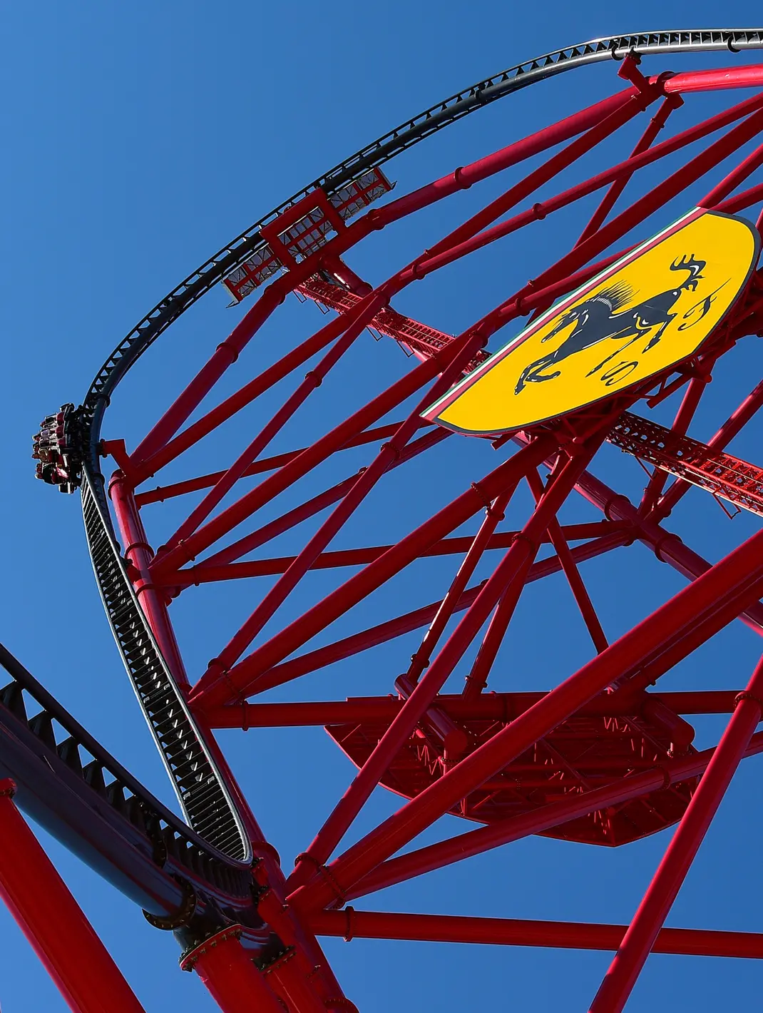Ini Roller Coaster Ferrari Tercepat di Eropa - Foto Liputan6.com