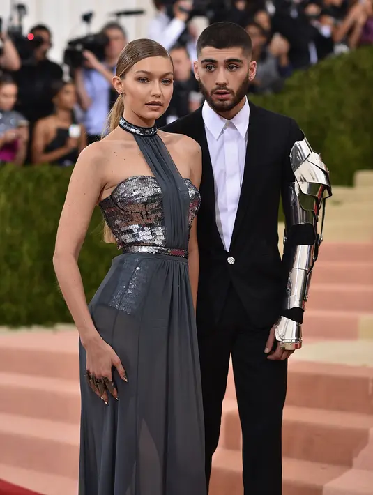 Kedua pasangan kekasih ini sudah terlihat mesra lagi. Bahkan, Gigi Hadid dan Zayn Malik kerap menghabiskan waktu bersama. (AFP/Bintang.com)