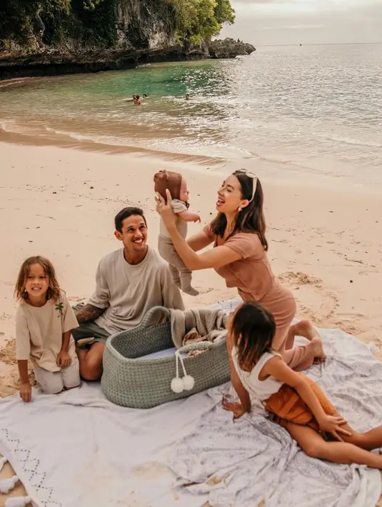 (Instagram/jenniferbachdim)