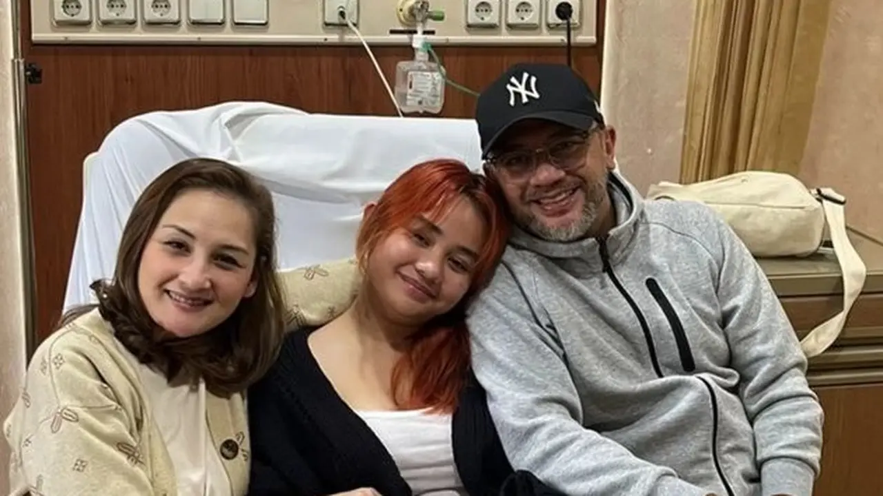 Pejuang Kesehatan Mental, Ini 6 Potret Mima Shafa Anak Mona Ratuliu Hadapi Depresi