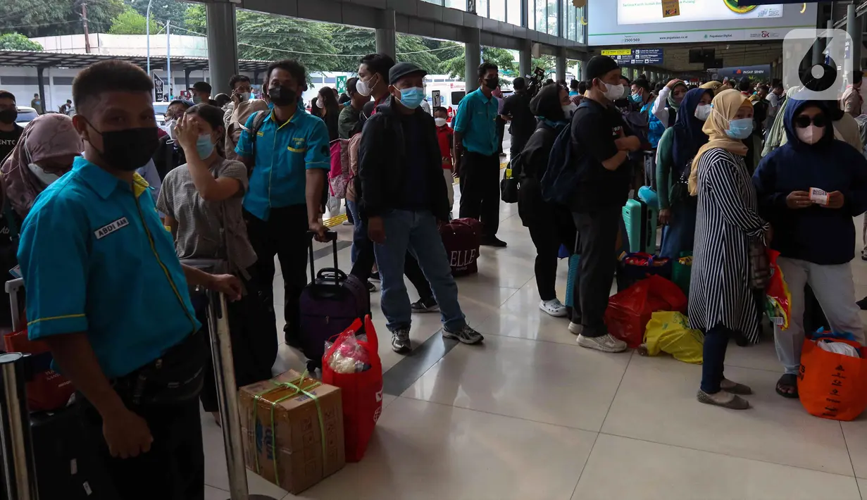 Hasto menyampaikan, pihaknya telah memberangkatkan pemudik selama tiga hari berturut. (Liputan6.com/Herman Zakharia)