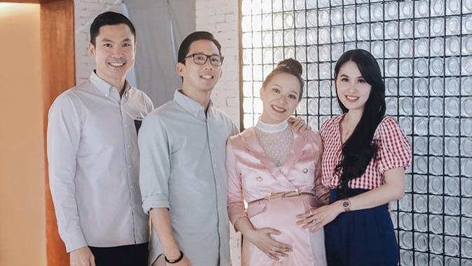 Yuanita Christiani dan suami gelar baby shower. (Sumber: Instagram/@yuanitachrist)