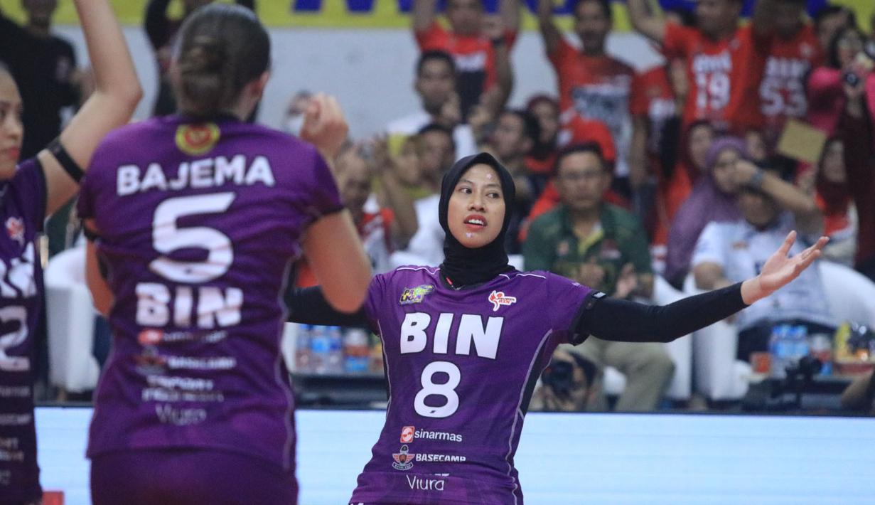 <p>Selebrasi pemain Jakarta BIN, Megawati Hangestri setelah mencetak angka saat menghadapi Jakarta Pertamina Enduro pada laga seri kedua putaran kedua PLN Mobile Proliga 2024 di GOR Si Jalak Harupat, Kabupaten Bandung, Sabtu (8/6/2024). Jakarta BIN menang 3-0 (25-22, 26-24, 27-25). (Dok. PBVSI)</p>