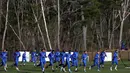 Pertemuan ini seolah membangkitkan rivalitas klasik, termasuk memori Final Piala Dunia 1998 di mana Prancis menang 3-0, serta perempat final 2006 saat Prancis menang 1-0. Tampak dalam foto, para pemain Timnas Prancis saat mengikuti sesi latihan di pusat pelatihan New England Revolution di Foxborough, Massachusetts, pada 25 Maret 202. (Franck FIFE/AFP)