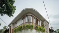 17 Gambar Rumah Sederhana di Kampung 2 Lantai, Modern Tapi Tetap Asri