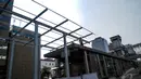 Pelebaran sejumlah halte Transjakarta di ruas Jalan Sudirman-Thamrin ini bertujuan untuk mengurangi kepadatan penumpang, Jakarta, Sabtu (6/9/2014) (Liputan6.com/Faizal Fanani)