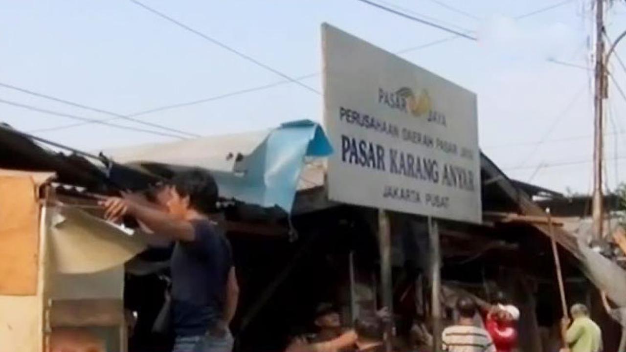 20150916-Gusur Pasar-Jakarta