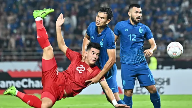 Foto: Gol Semata Wayang Theeraton Bunmathan Bawa Thailand Taklukkan Vietnam dan Juara Piala AFF 2022