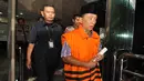 Ketua DPRD Kabupaten Bangkalan, Fuad Amin Imron seusai diperiksa KPK, Jakarta, Rabu (10/12/2014). (Liputan6.com/Miftahul Hayat)