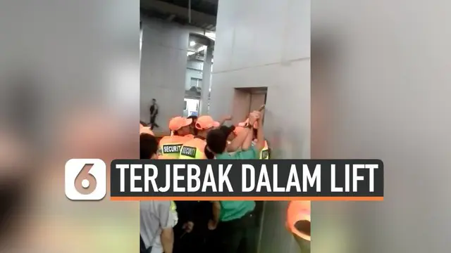 7 penumpang kereta api terjebak di dalam lift stasiun Parung panjang. Peneyelamatan oleh petugas Keamanan Berlangsung dramatis hingga menggunakan linggis.