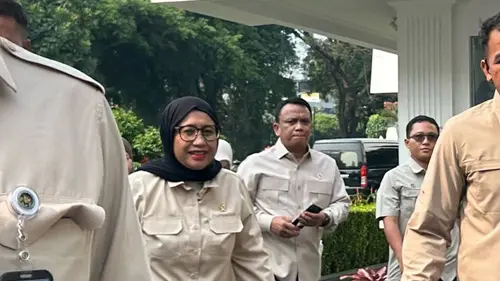 Kepala Badan Gizi Nasional (BGN) Nanik Sudaryati Deyang tiba di Kompleks Istana Kepresidenan, Jakarta, Kamis (11/6/2026) (Antara)